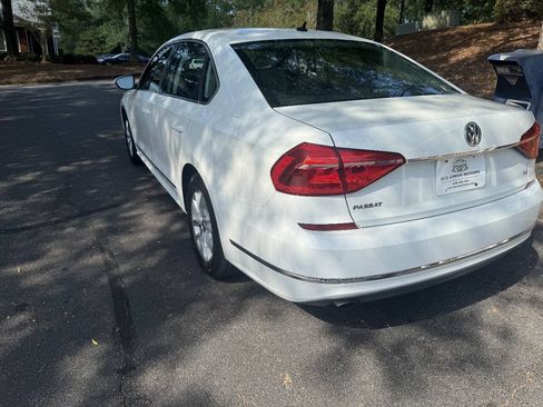 Used 2016 Volkswagen Passat 1.8T S FWD image 4