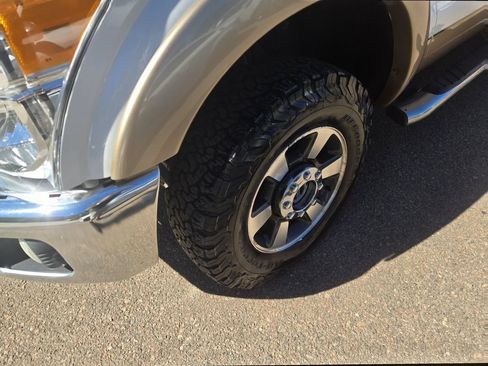 Used 2011 Ford F250 Lariat w/ Lariat Interior Pkg AWD/4WD image 5