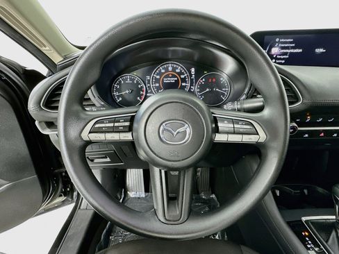 Used 2021 MAZDA MAZDA3 s FWD image 11