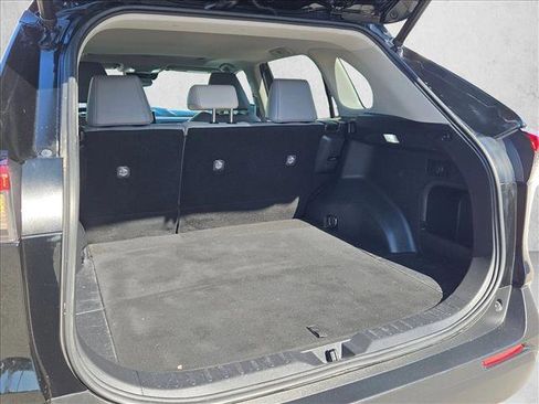 Used 2021 Toyota RAV4 XLE Premium image 6