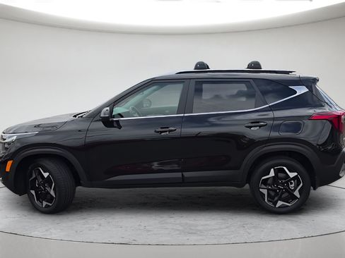 Used 2025 Kia Seltos EX w/ EX Sunroof Package AWD/4WD image 13