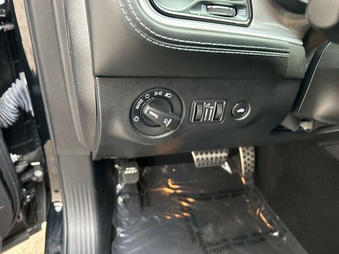 Used 2022 Dodge Challenger R/T w/ Plus Package image 36