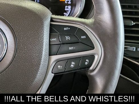 Used 2019 Jeep Grand Cherokee Overland AWD/4WD image 26