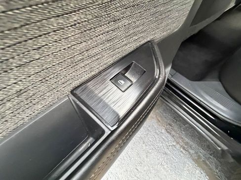 Used 2021 Nissan Rogue SV FWD image 11