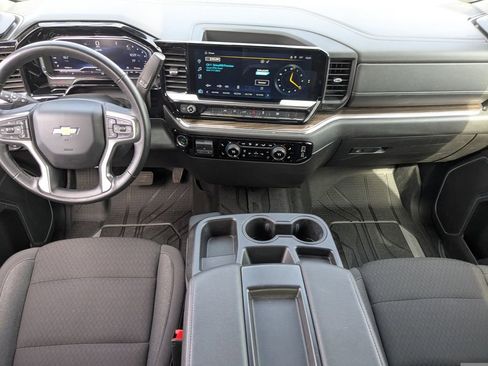 Used 2025 Chevrolet Silverado 1500 LT image 15