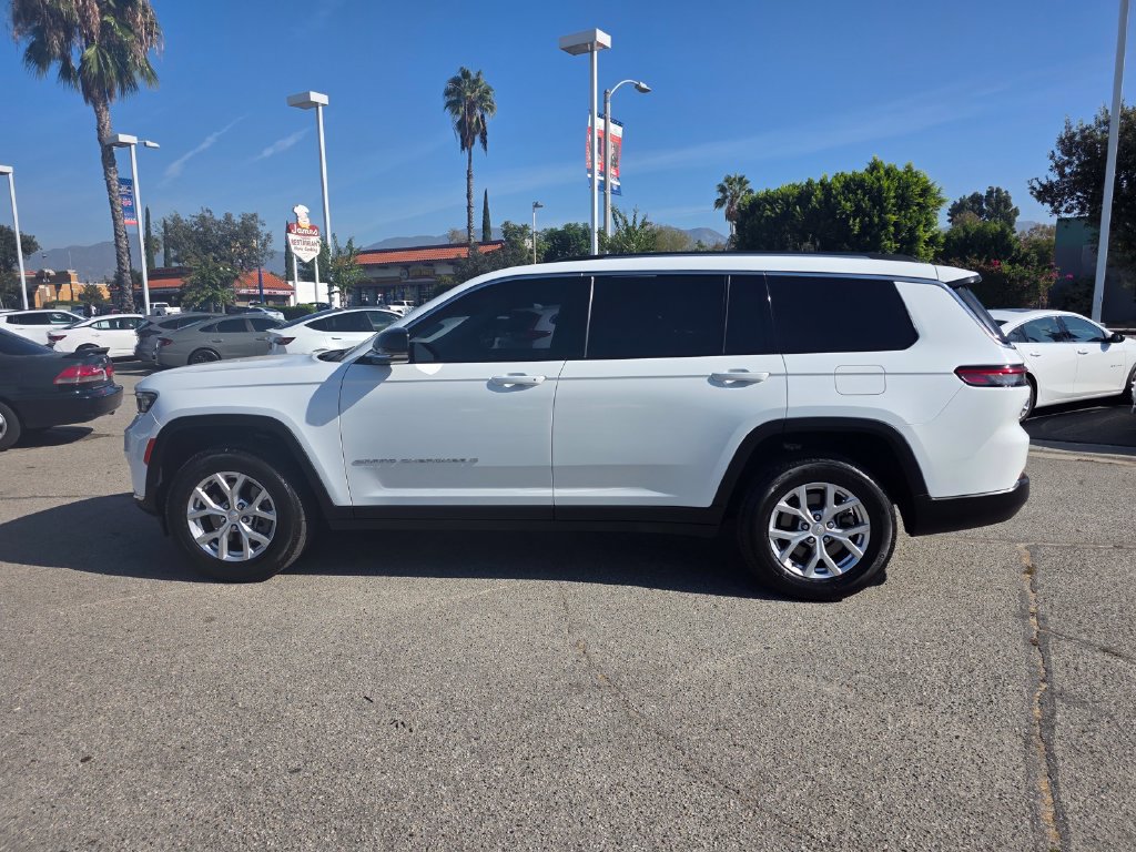 Used 2023 Jeep Grand Cherokee L Limited RWD image 9
