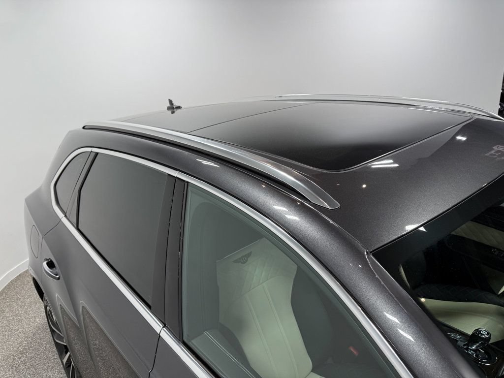 Used 2018 Bentley Bentayga Activity AWD/4WD image 18
