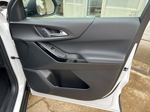 New 2026 Chevrolet Equinox LT w/ Convenience Package II image 25