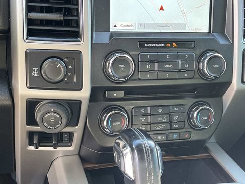 Used 2018 Ford F150 Lariat image 32