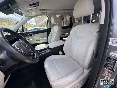 Certified 2025 Kia Sorento EX w/ Panoramic Sunroof Package AWD/4WD image 16