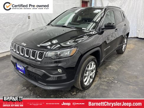 Certified 2024 Jeep Compass Latitude AWD/4WD image 1