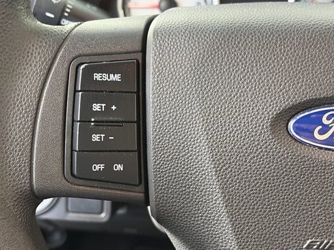 Used 2010 Ford Focus SE image 17