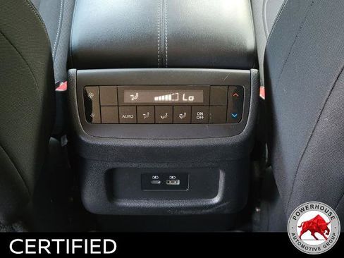 Used 2022 Nissan Pathfinder SV AWD/4WD image 17
