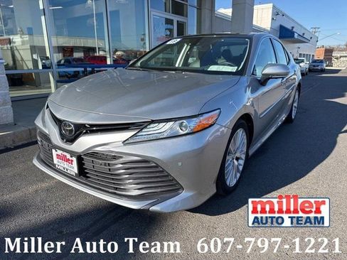 Used 2019 Toyota Camry XLE image 1