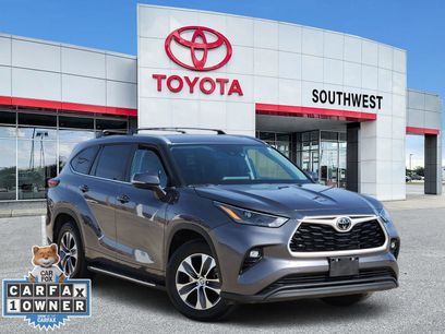 Used 2024 Toyota Highlander XLE