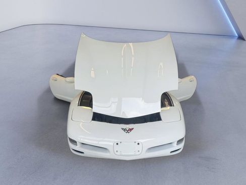 Used 1998 Chevrolet Corvette Coupe w/ Memory Pkg RWD image 8