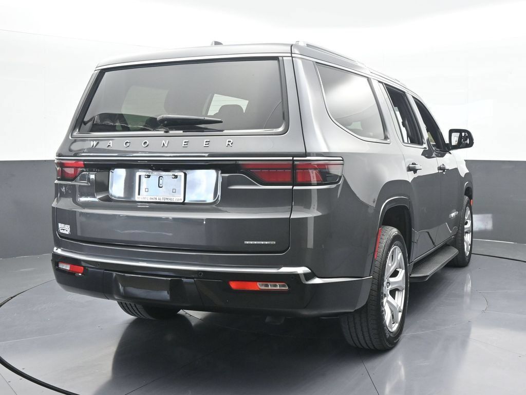 Used 2022 Jeep Wagoneer Series II RWD image 5