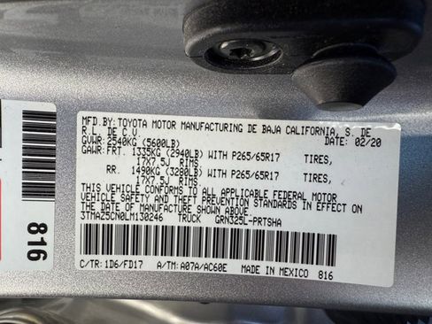 Certified 2020 Toyota Tacoma TRD Sport image 32