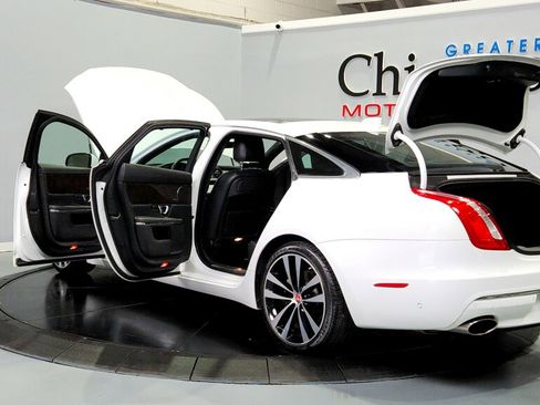 Used 2019 Jaguar XJ AWD image 12