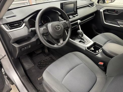 Used 2021 Toyota RAV4 LE image 11