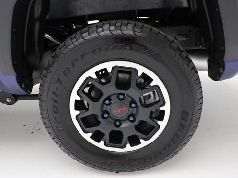 Used 2024 Toyota Tacoma TRD Off-Road image 12