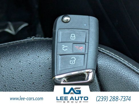 Used 2021 Volkswagen Tiguan SE image 30