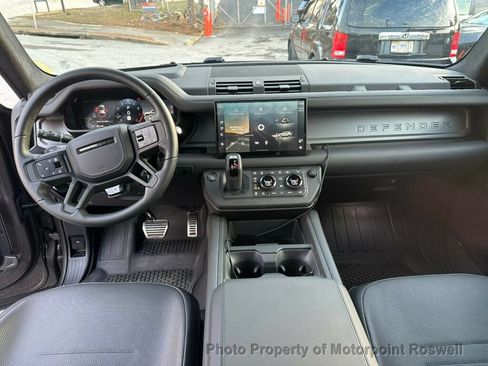 Used 2025 Land Rover Defender 110 OCTA AWD/4WD image 22