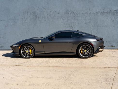 Certified 2022 Ferrari Roma RWD image 3