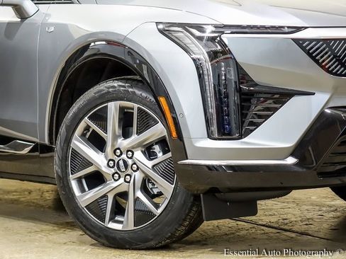 New 2026 Cadillac Optiq Luxury 2 image 3