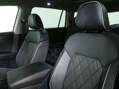 Certified 2025 Volkswagen Atlas SEL Premium R-Line image 12