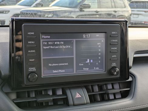 Used 2019 Toyota RAV4 LE image 19