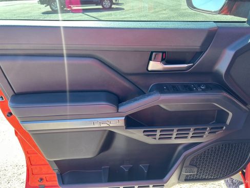 Used 2024 Toyota Tacoma TRD Sport w/ TRD Sport Upgrade Package image 17