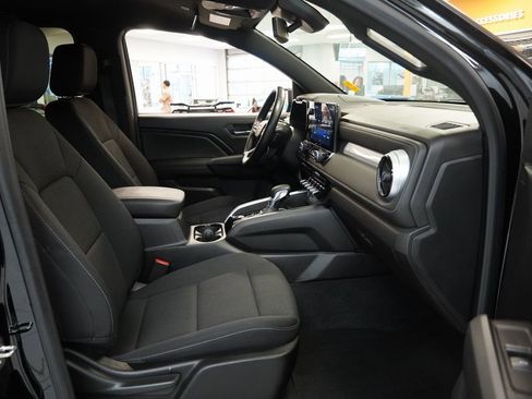 Used 2023 Chevrolet Colorado LT w/ LT Convenience Package II image 33