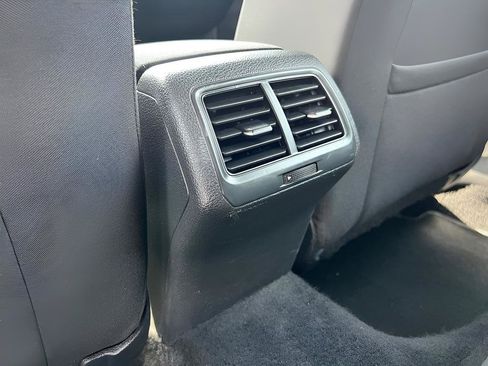 Used 2019 Volkswagen Golf S AWD/4WD image 20