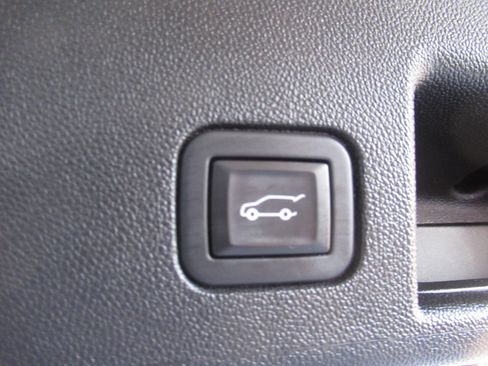 Used 2023 Chevrolet Equinox RS AWD/4WD image 16