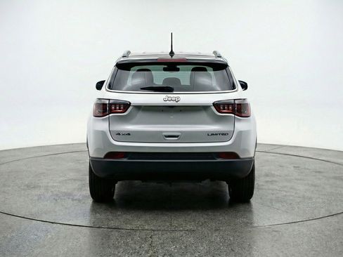 Used 2025 Jeep Compass Trailhawk AWD/4WD image 7