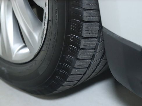 Used 2013 Lincoln MKT AWD image 37