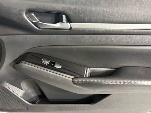 Used 2023 Nissan Altima 2.5 SV image 12