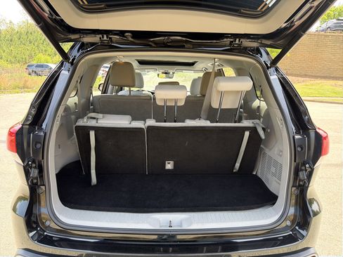 Used 2019 Toyota Highlander Limited Platinum image 18