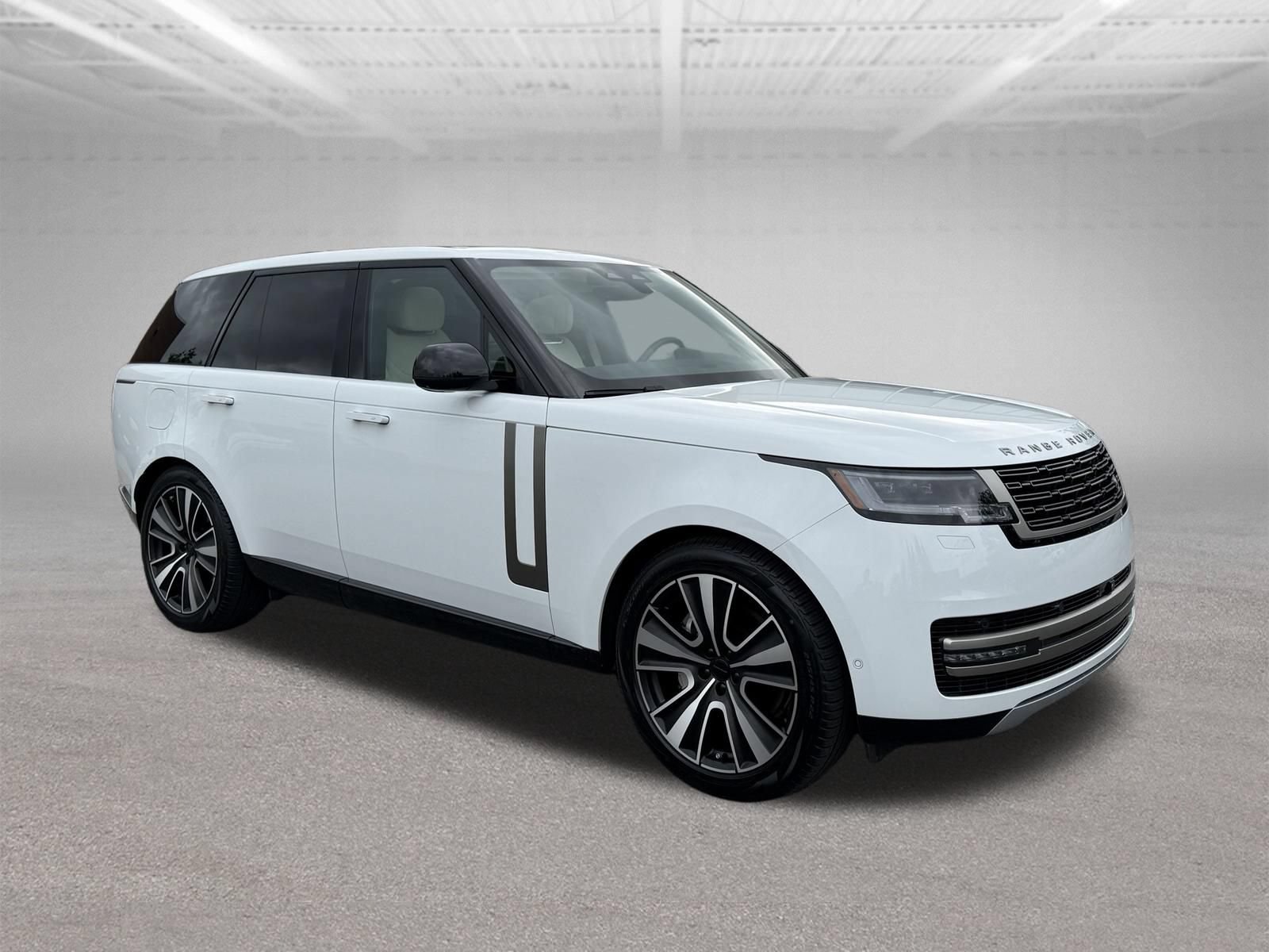 Certified 2025 Land Rover Range Rover SE AWD/4WD image 11