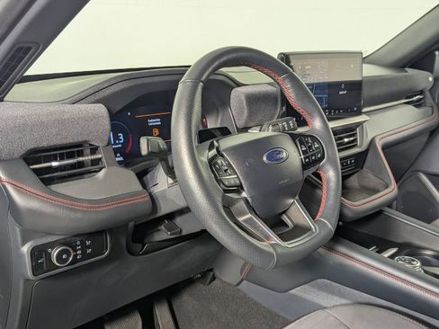 Used 2025 Ford Explorer ST-Line w/ ST-Line Street Pack image 11