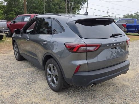 Used 2025 Ford Escape ST-Line w/ Tech Pack #1 FWD image 11