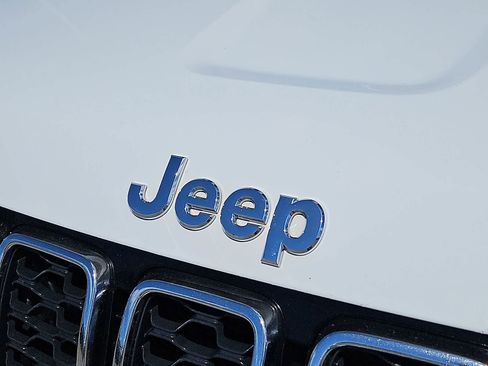 Used 2018 Jeep Grand Cherokee Limited AWD/4WD image 37