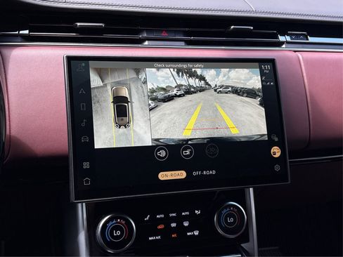 Used 2023 Land Rover Range Rover SE image 23