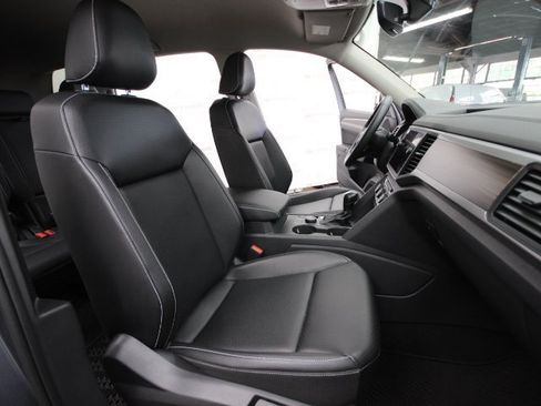 Used 2021 Volkswagen Atlas SE w/ Towing Package image 34