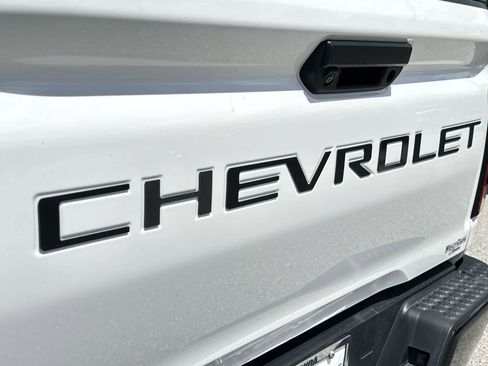 Used 2025 Chevrolet Colorado W/T w/ WT Custom Package RWD image 9