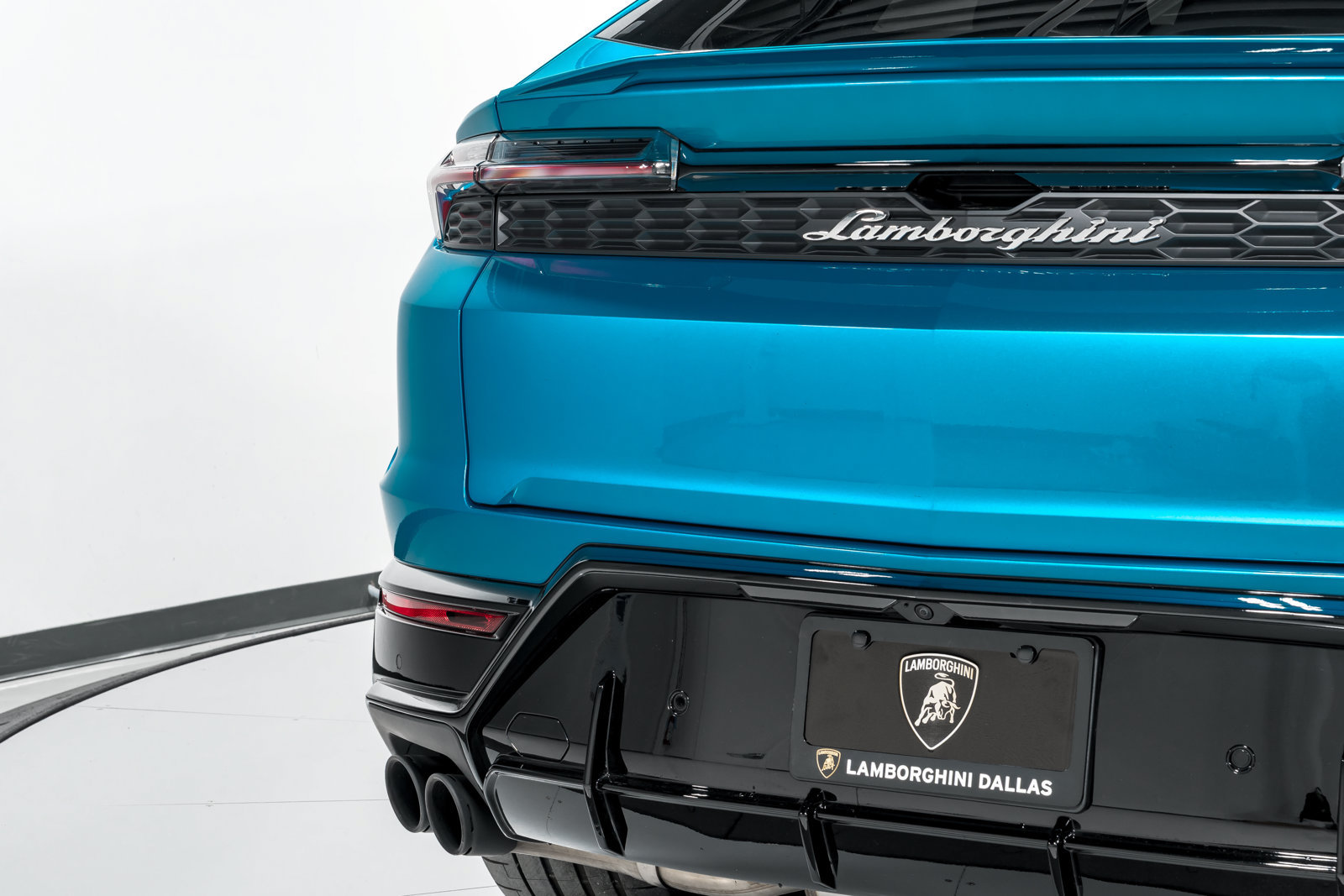 Used 2025 Lamborghini Urus SE AWD/4WD image 56