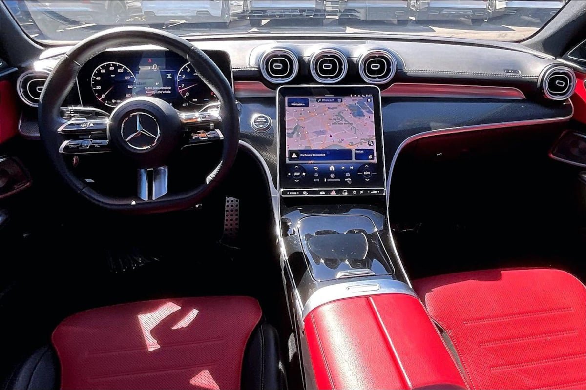 Used 2025 Mercedes-Benz C 300 Sedan image 12
