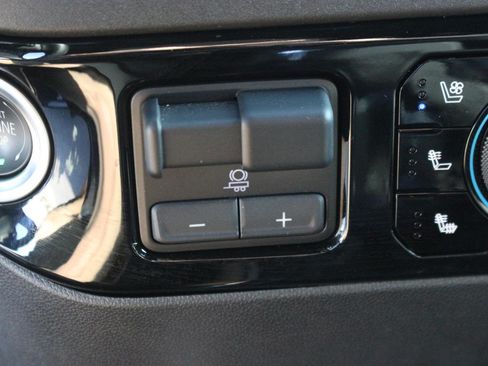 Used 2025 Chevrolet Silverado 2500 High Country w/ Technology Package AWD/4WD image 28