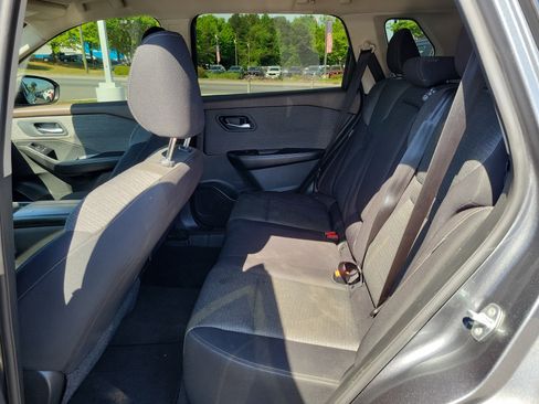 Used 2023 Nissan Rogue SV image 11